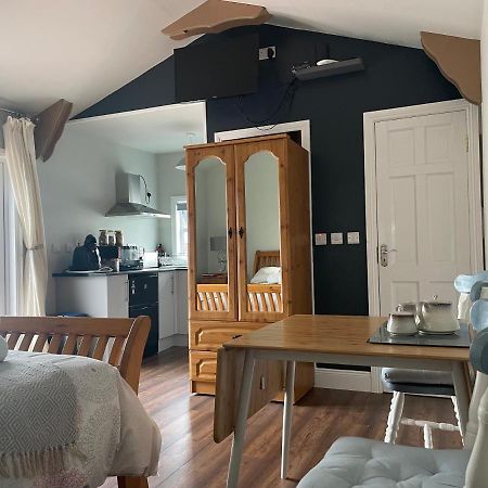 Bed and Breakfast Kingstown House Кашел Екстер'єр фото